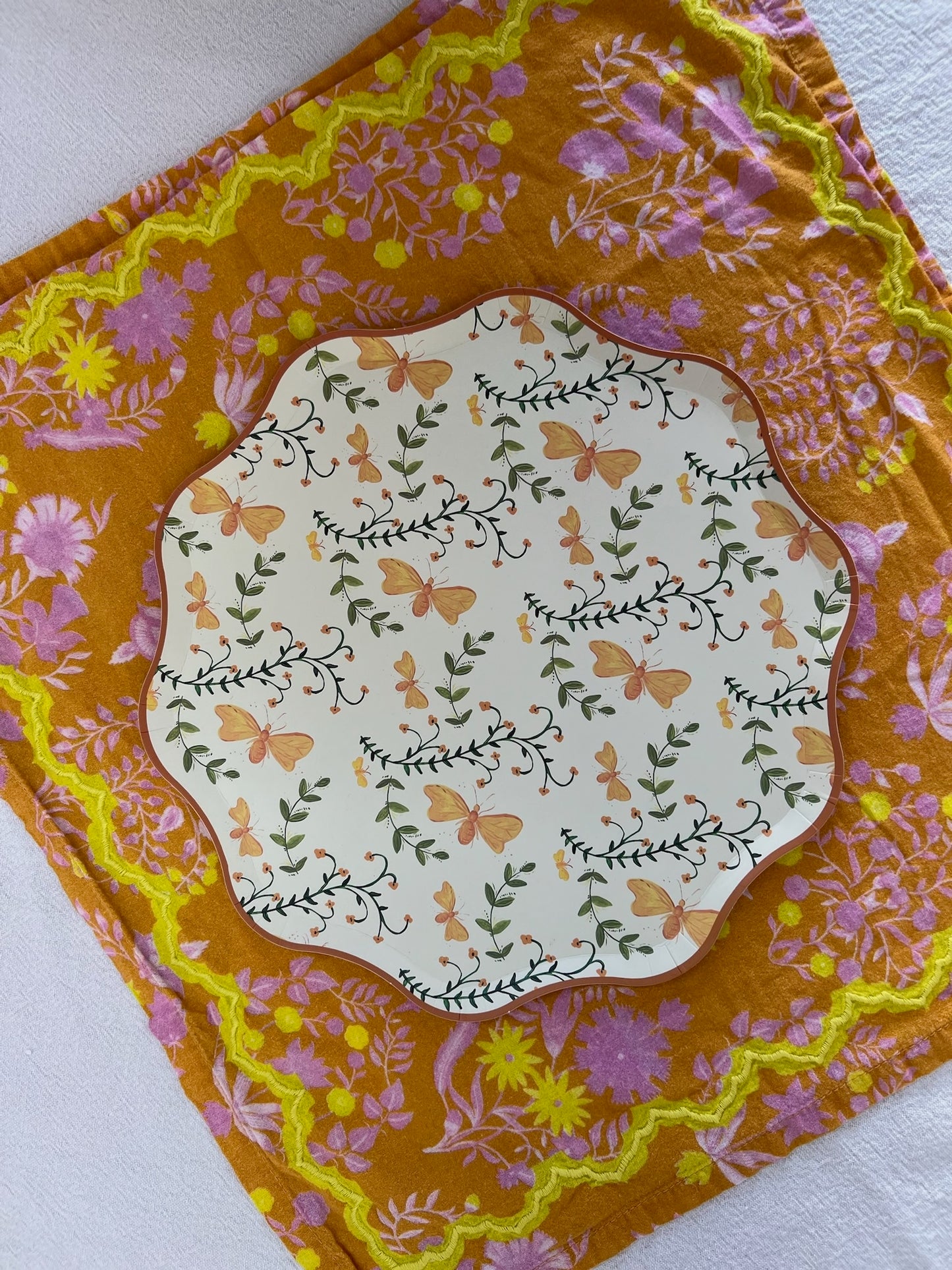 Flutter Toile Dessert Plate Set - Golden